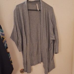 Leo & Nicole Light Gray Open Front Cardigan